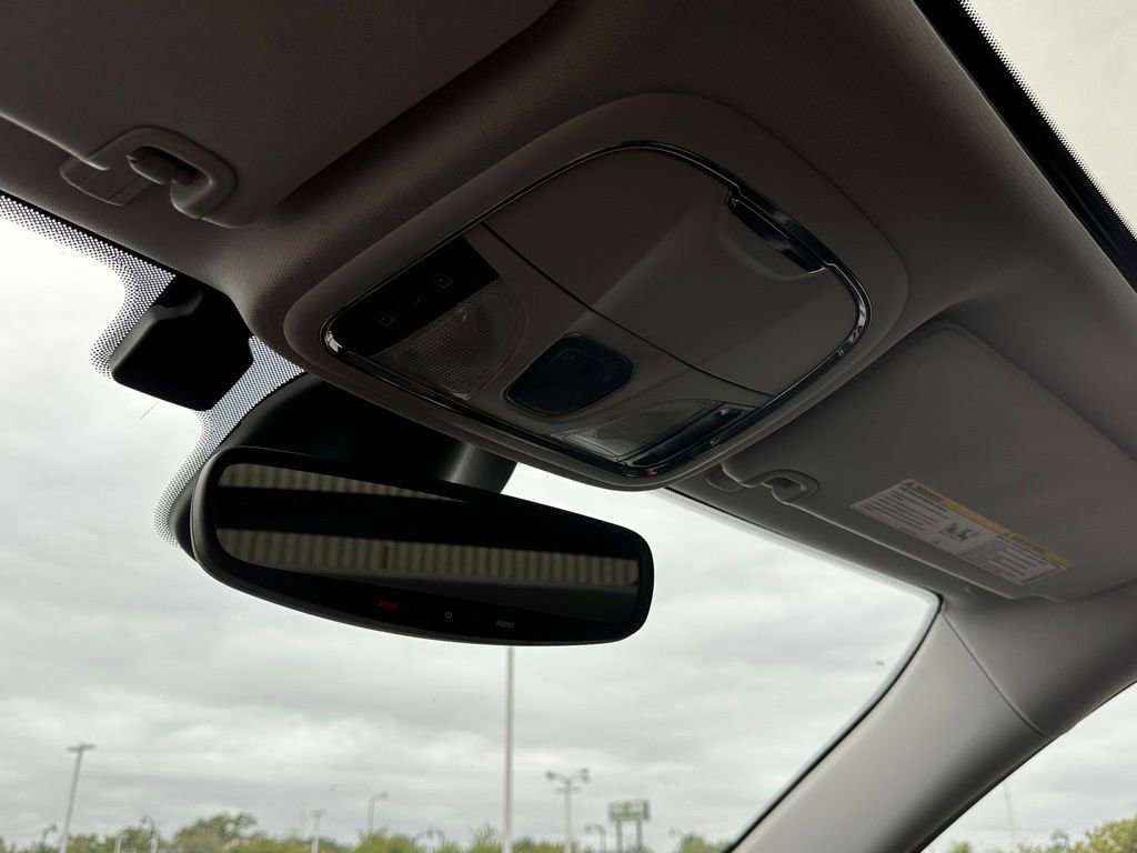 Used 2019 Jeep Cherokee Trailhawk AWD/4WD image 32