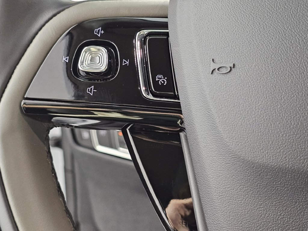 Certified 2026 Lincoln Corsair Grand Touring AWD/4WD image 27