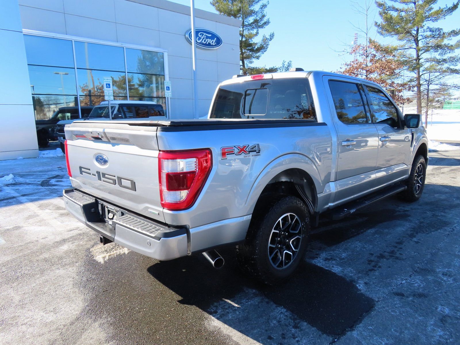 Used 2021 Ford F150 Lariat image 4