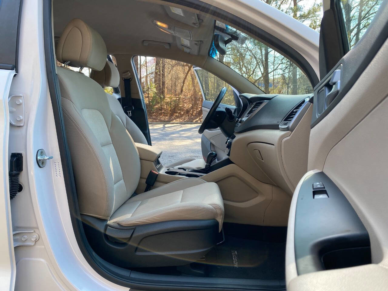 Used 2017 Hyundai Tucson Sport w/ Cargo Package image 48