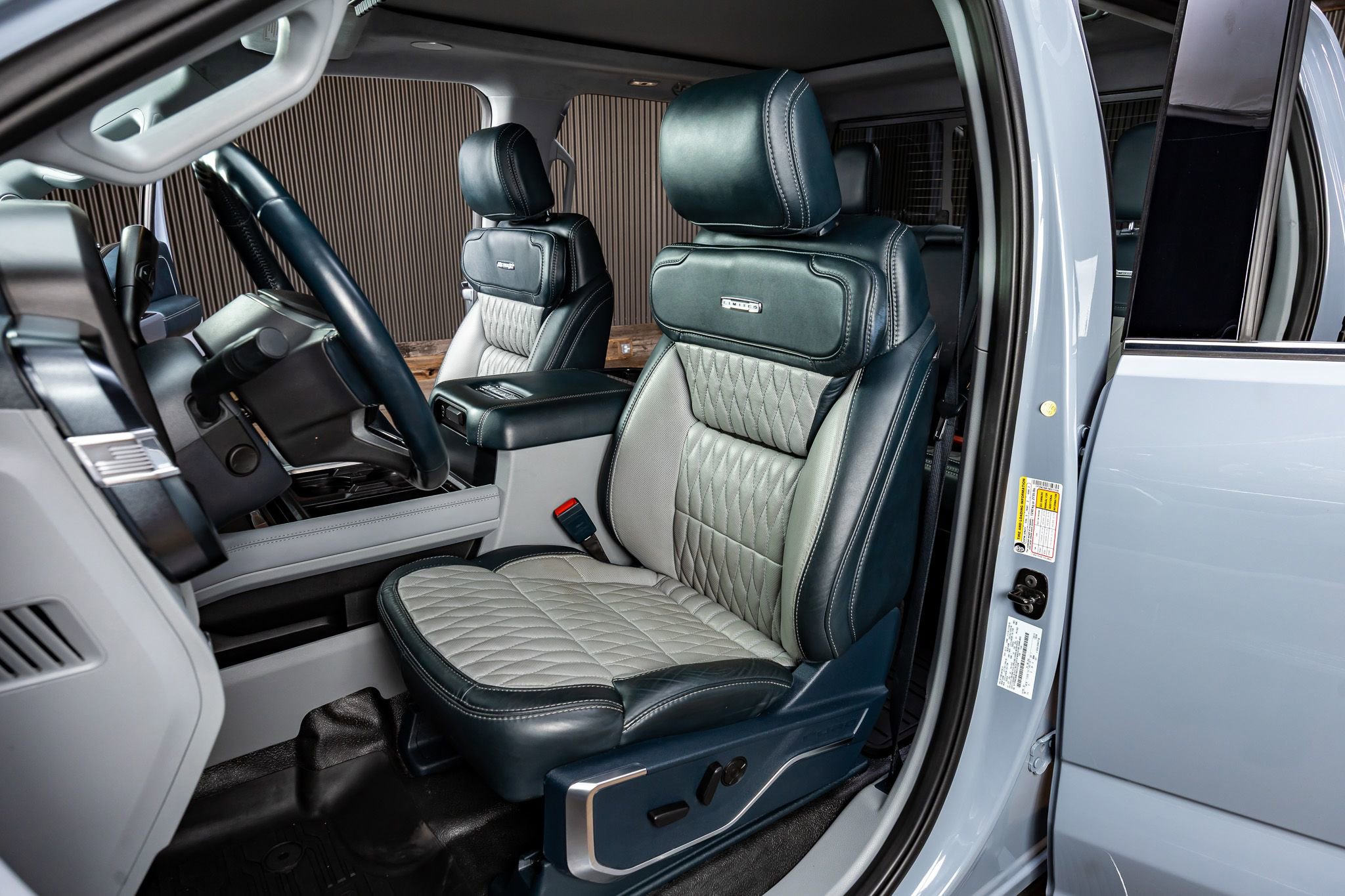 Used 2024 Ford F250 Limited w/ FX4 Off-Road Package image 30