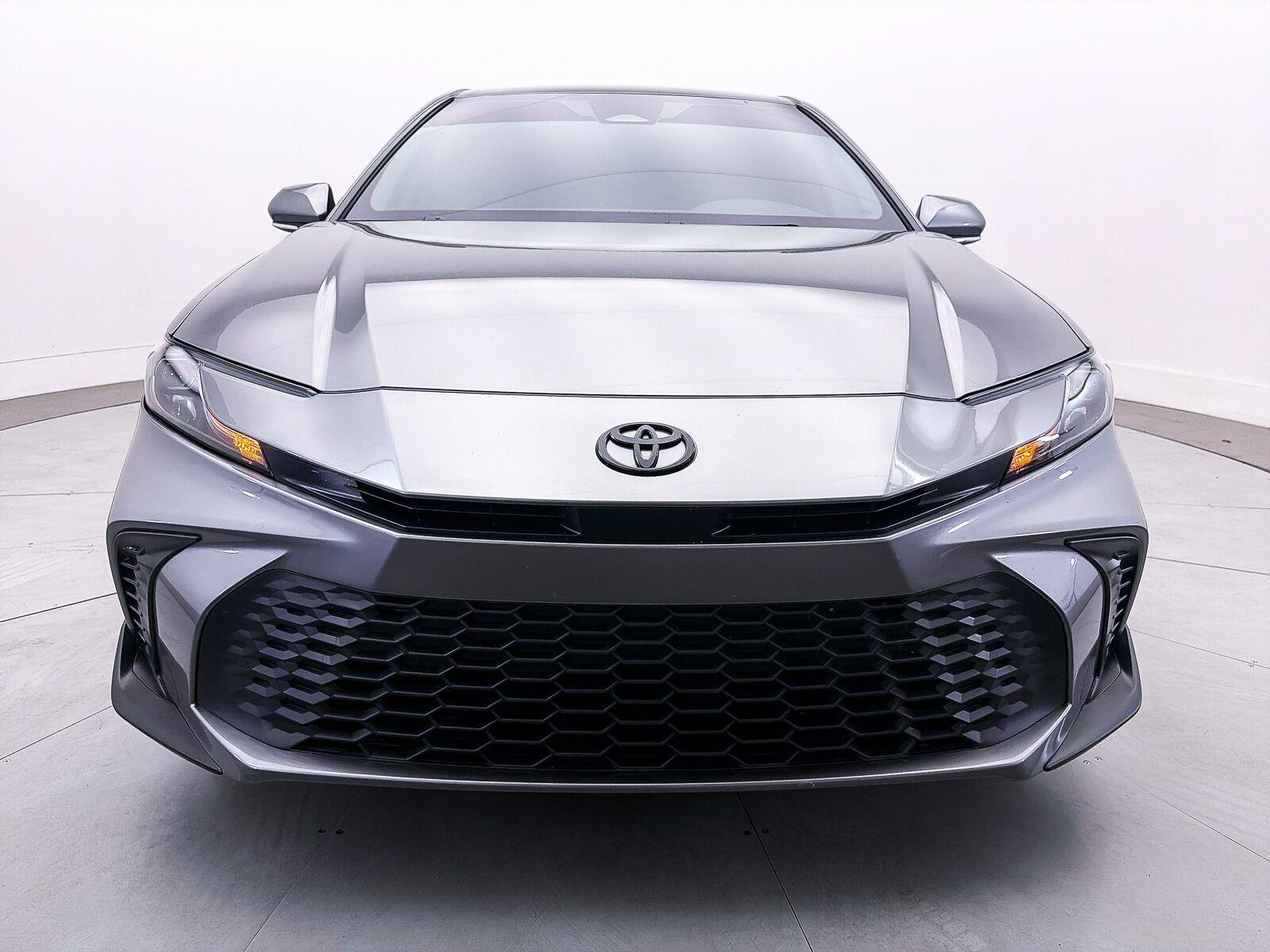 Used 2026 Toyota Camry SE w/ Convenience Package FWD image 11