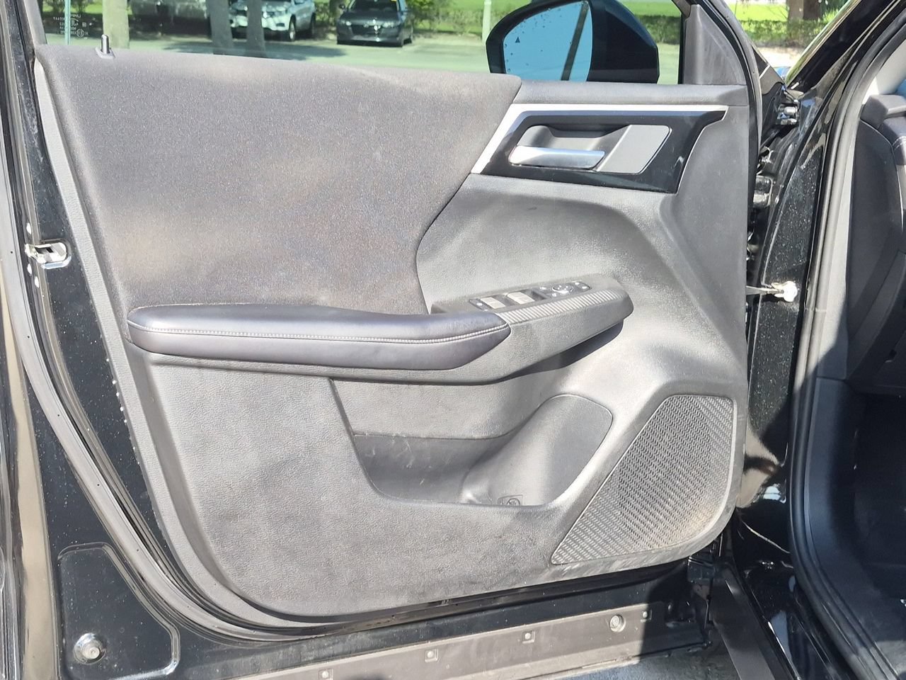 Used 2024 Mitsubishi Outlander ES AWD/4WD image 18