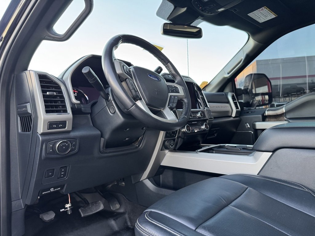 Used 2022 Ford F350 Lariat w/ Black Appearance Package image 14