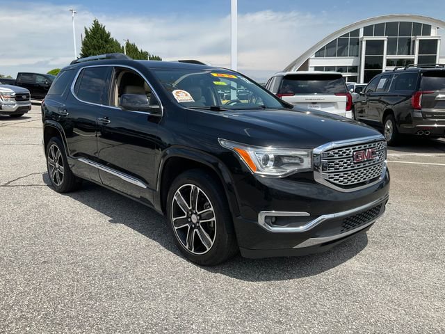 Used 2017 GMC Acadia Denali w/ Technology Package FWD image 3