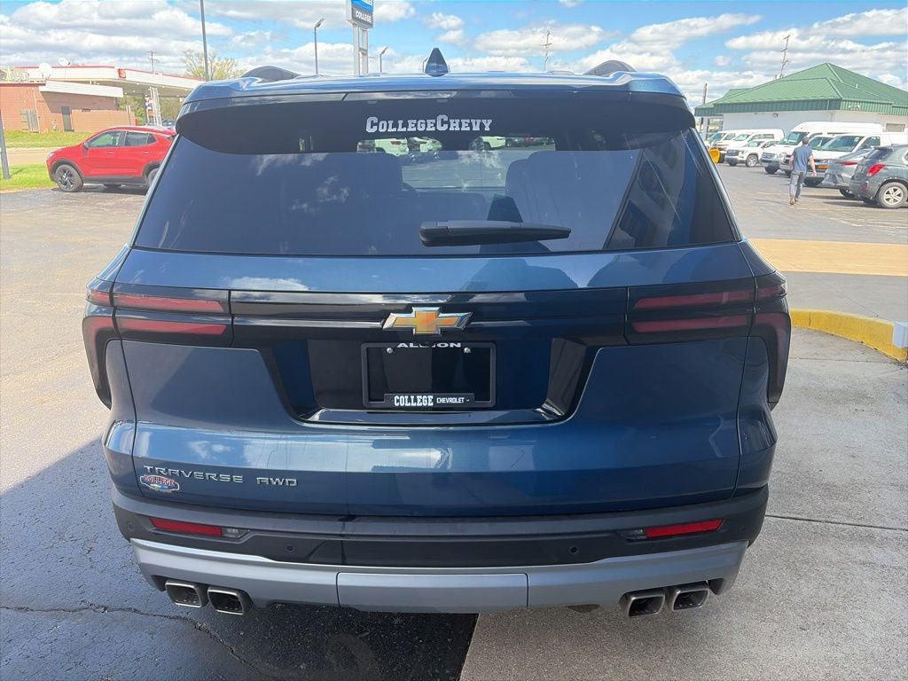 Used 2026 Chevrolet Traverse LT AWD/4WD image 8