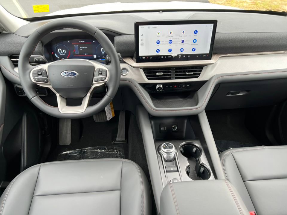 Used 2026 Ford Explorer Active w/ Active Comfort Package image 3