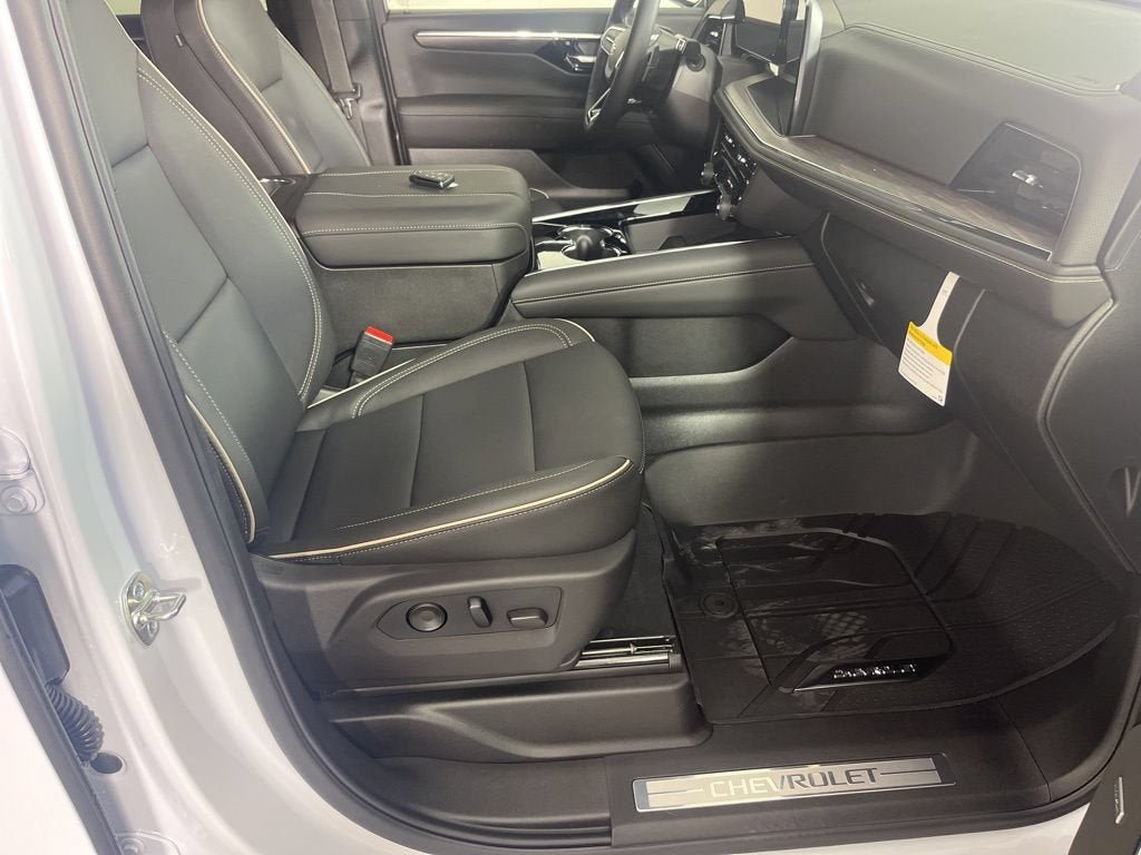 New 2026 Chevrolet Suburban Premier AWD/4WD image 19