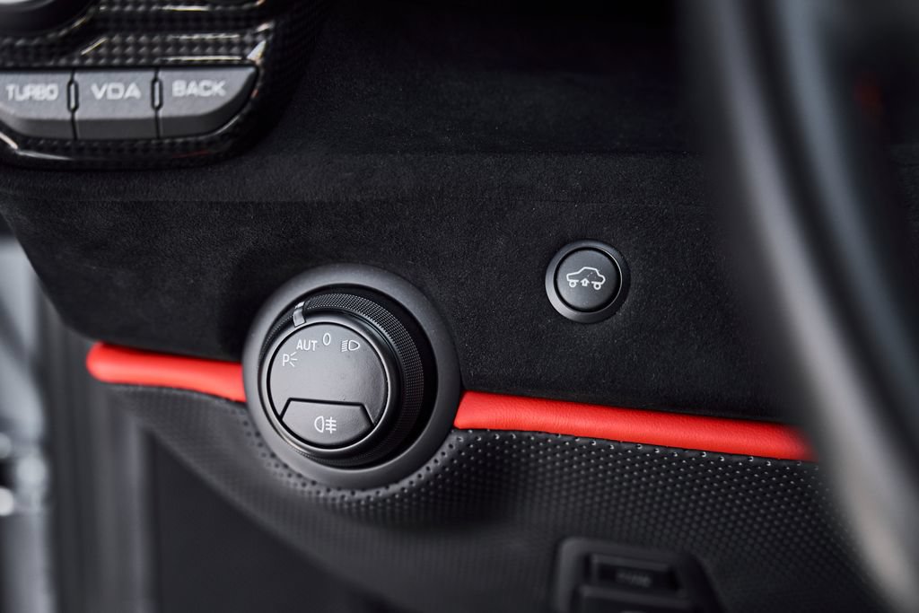 Used 2020 Ferrari 488 Pista Coupe RWD image 41