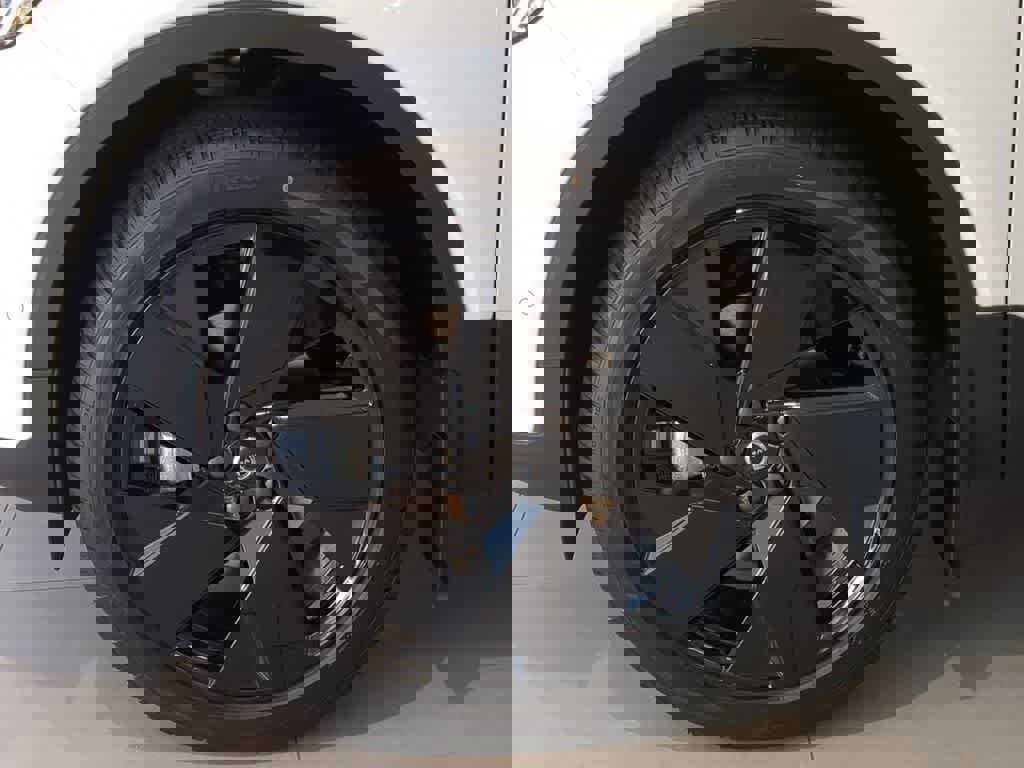 New 2026 Volvo XC40 B5 Ultra w/ Protection Package Premier image 13