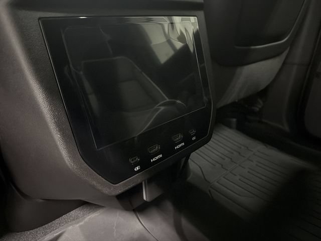New 2026 GMC Yukon XL AT4 Ultimate w/ LPO, Illumination Package AWD/4WD image 19