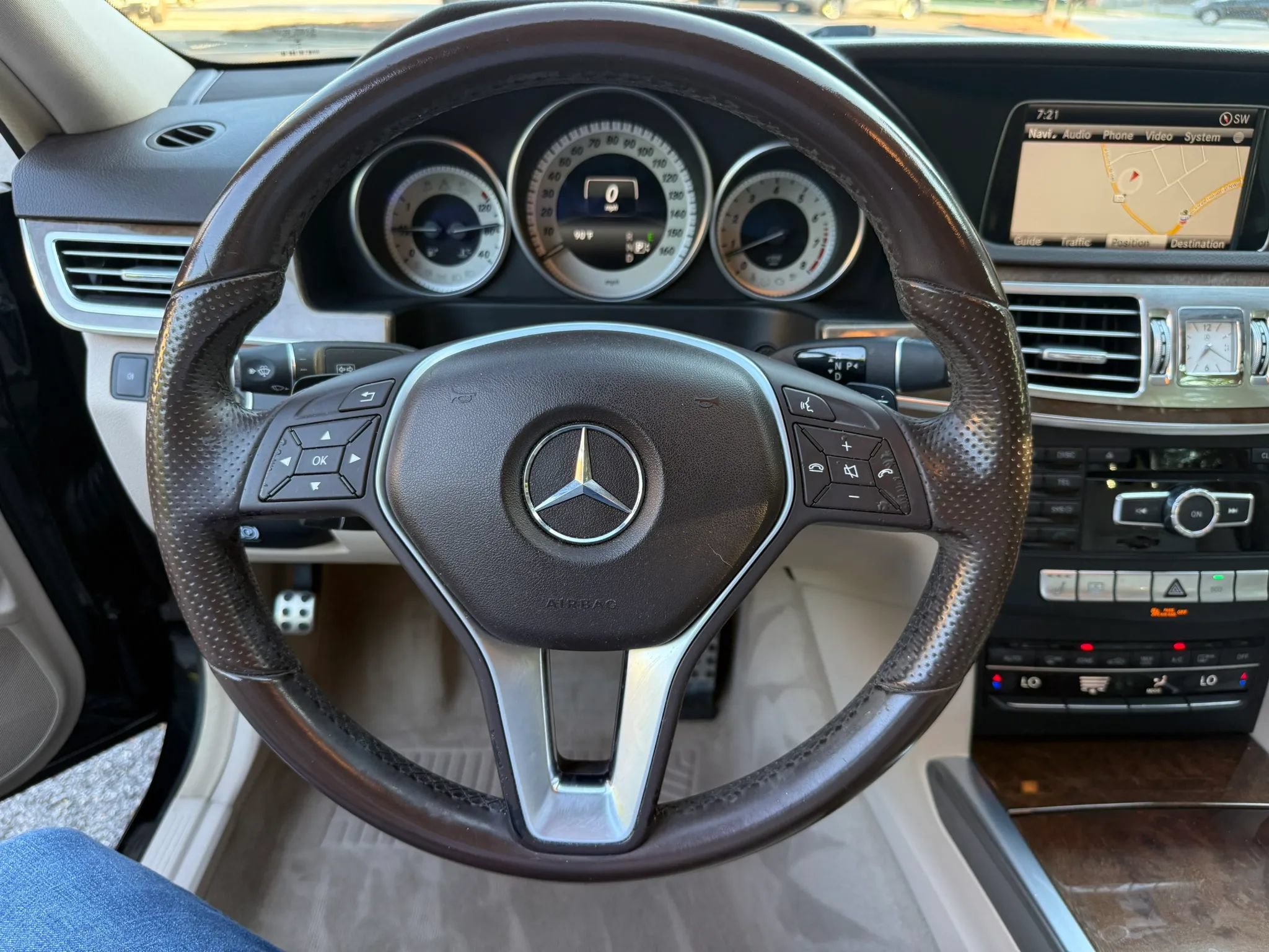 Used 2015 Mercedes-Benz E 350 Sedan image 27