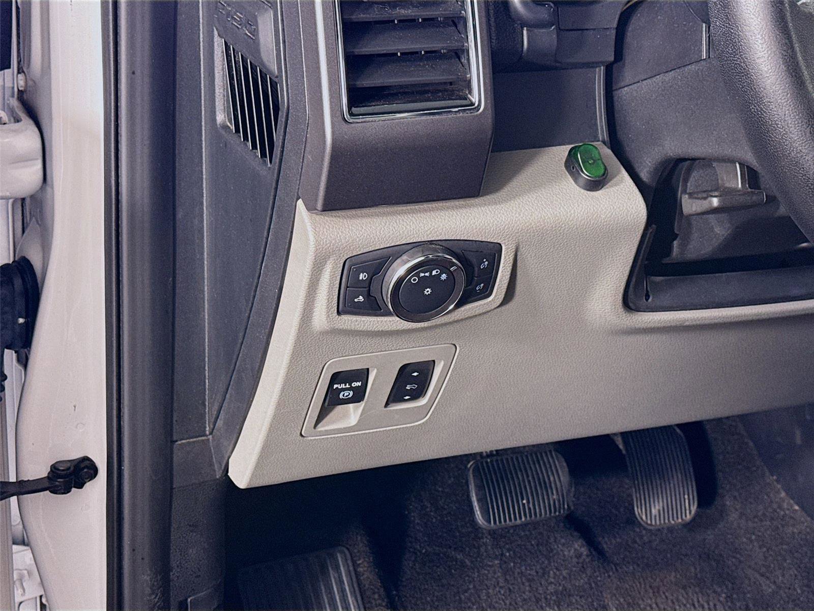 Used 2019 Ford F150 XLT w/ Equipment Group 302A Luxury image 4