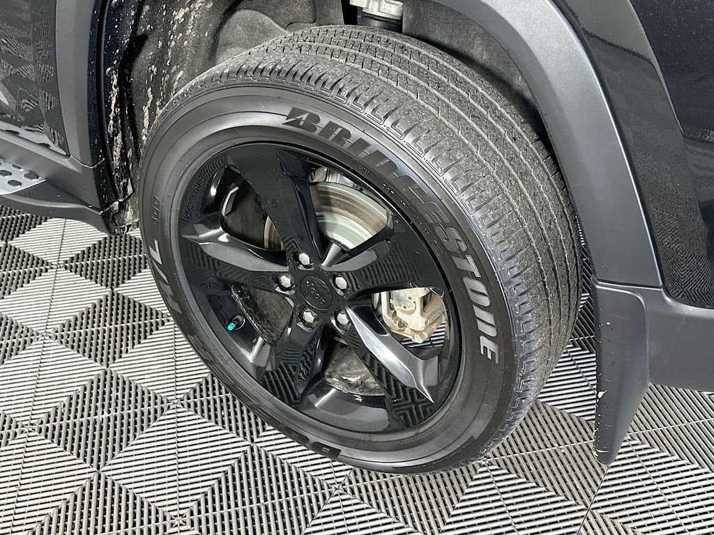 Certified 2025 Jeep Grand Cherokee Altitude image 41