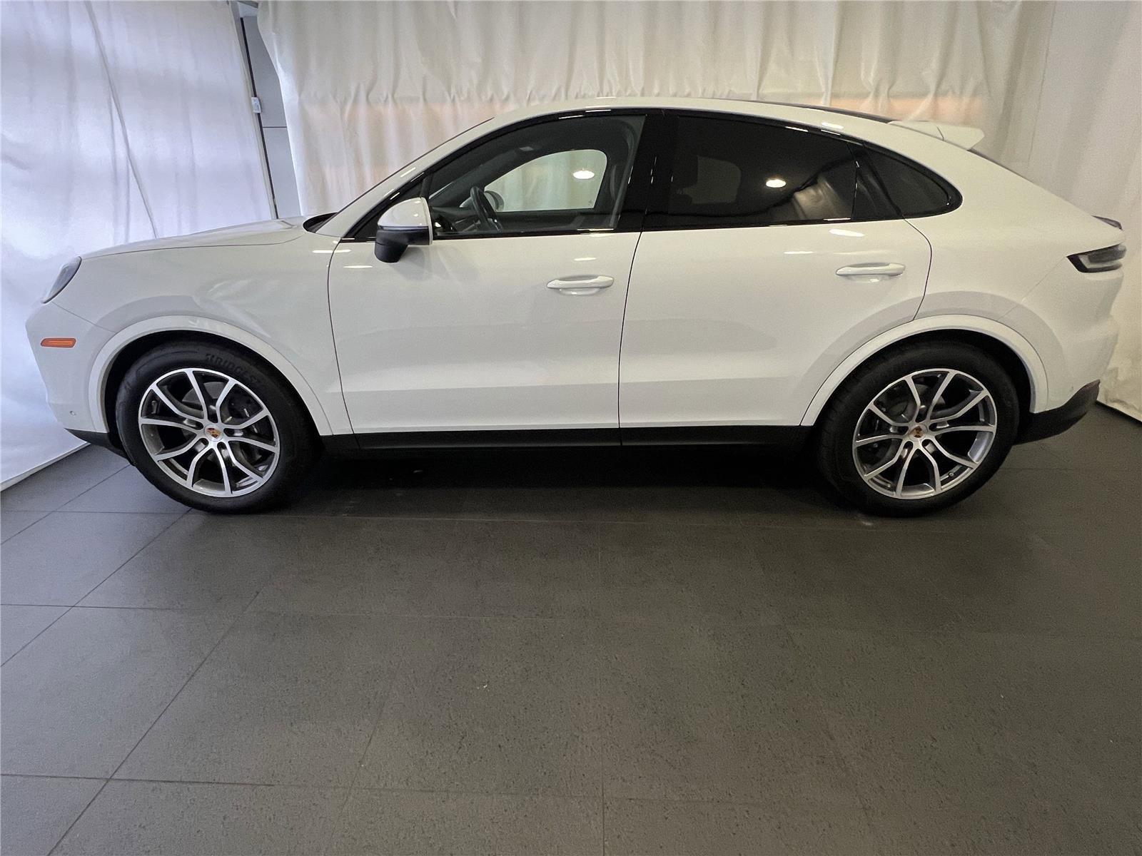 Certified 2025 Porsche Cayenne Coupe video 2