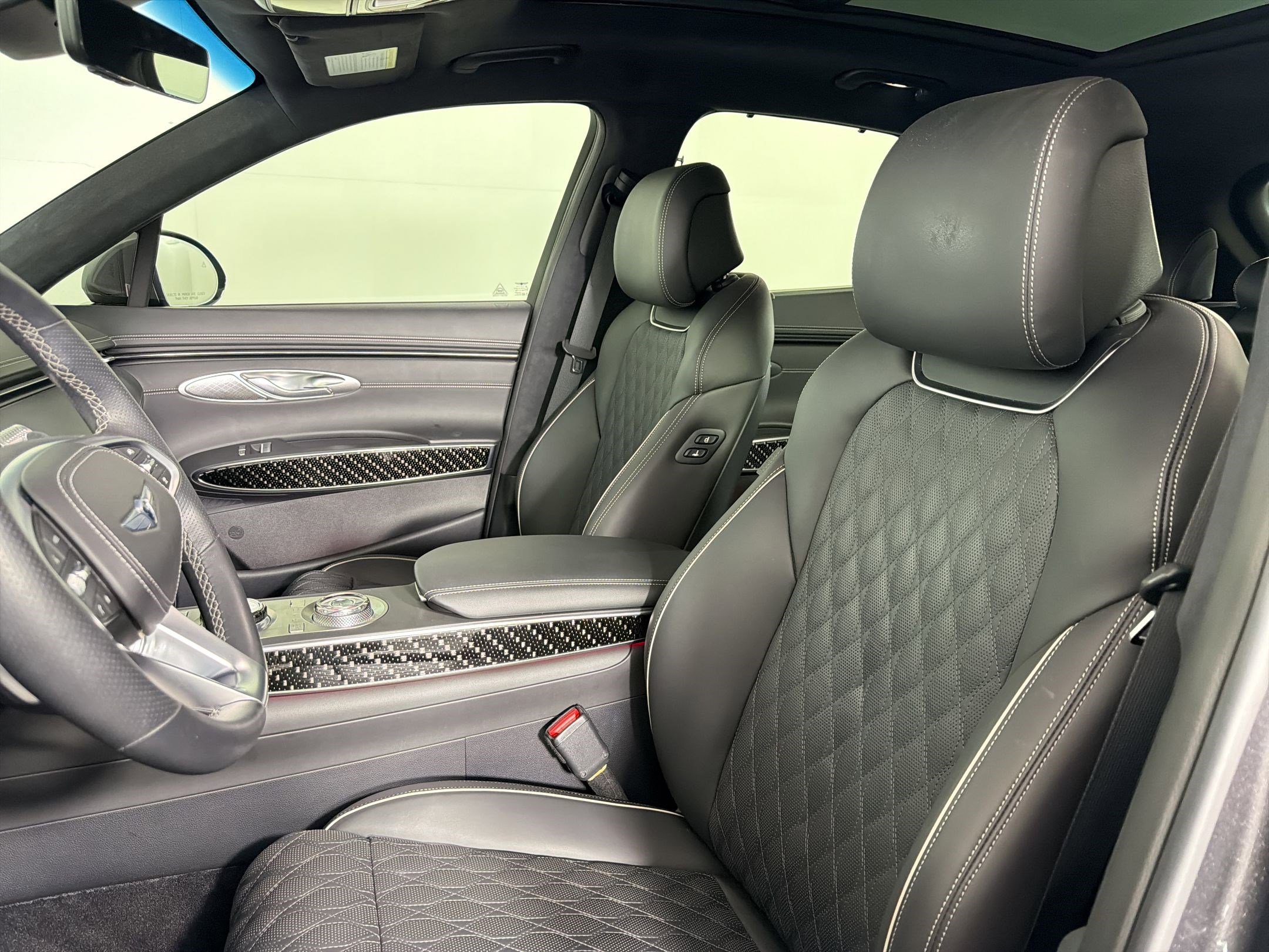 Used 2024 Genesis GV70 3.5T Sport w/ Sport Prestige Package image 22