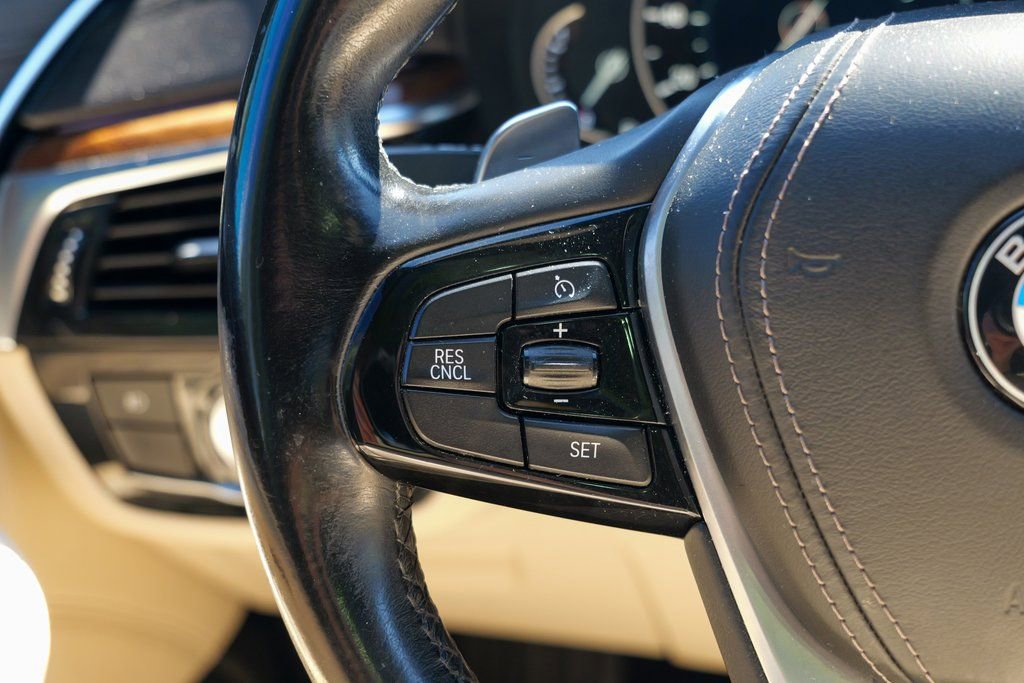 Used 2018 BMW 540i xDrive image 39