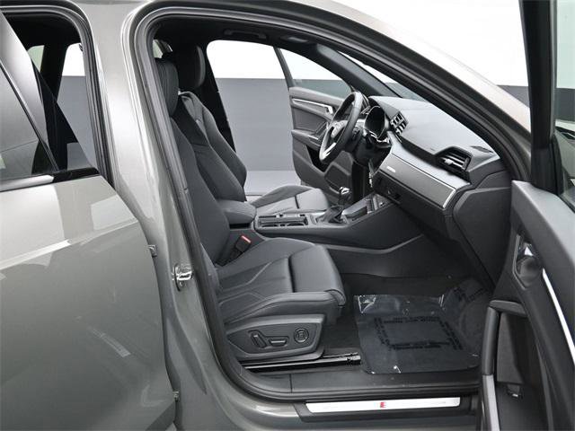 New 2025 Audi Q3 2.0T Premium image 14