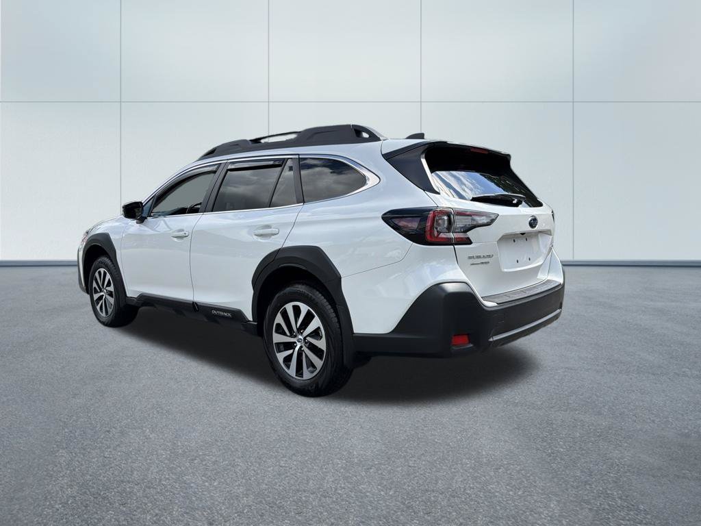 Used 2025 Subaru Outback Premium AWD/4WD image 7