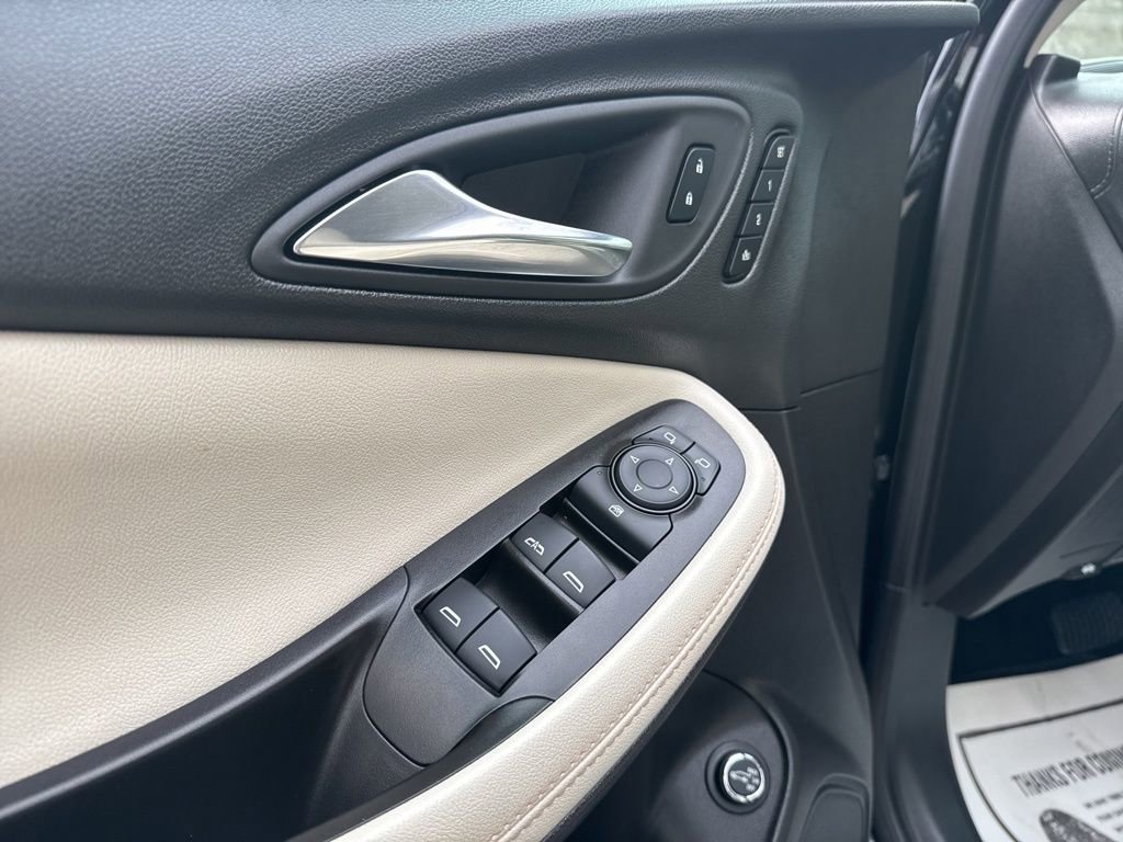 Used 2024 Buick Encore GX Avenir w/ Avenir Convenience Package image 22