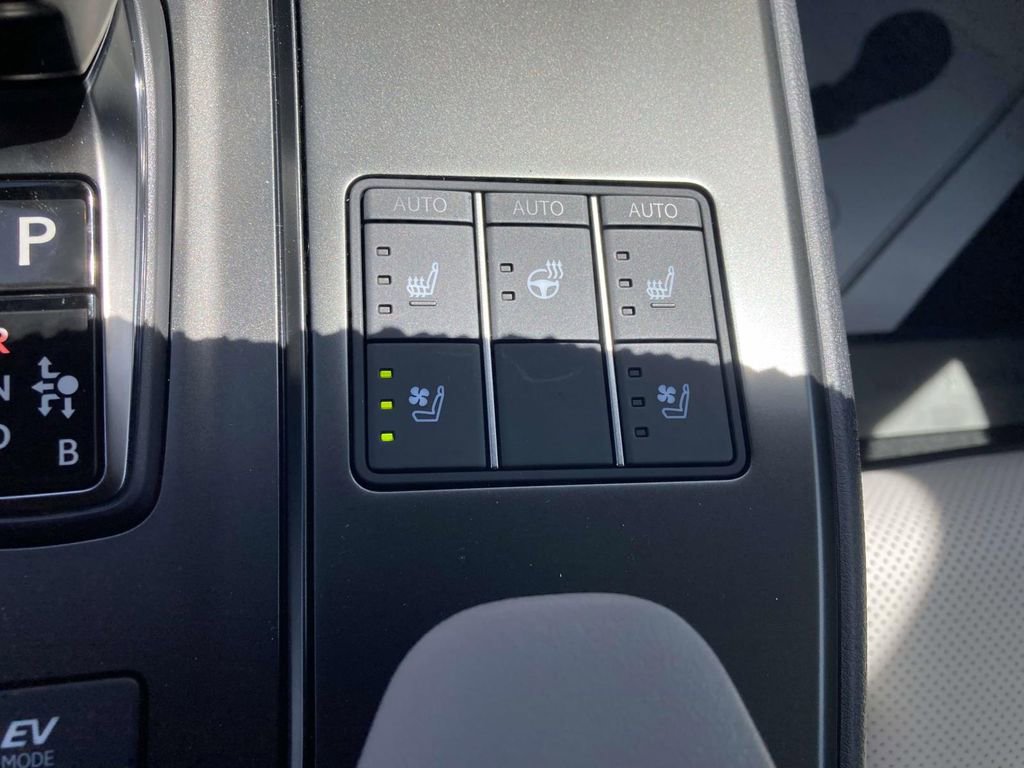 New 2026 Lexus UX 300h FWD image 16