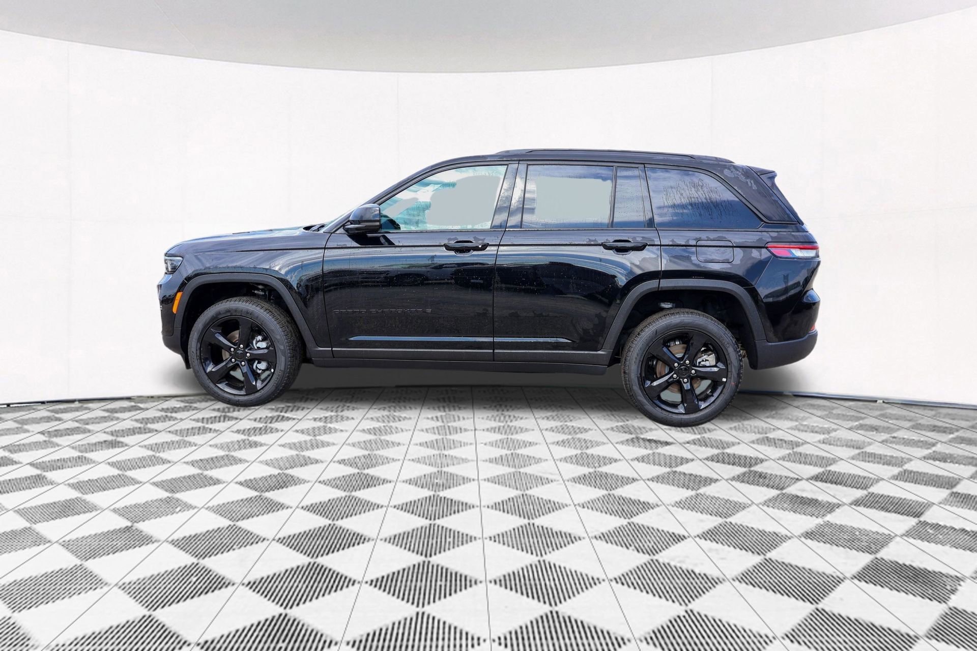 New 2025 Jeep Grand Cherokee Limited w/ Black Appearance Package image 8