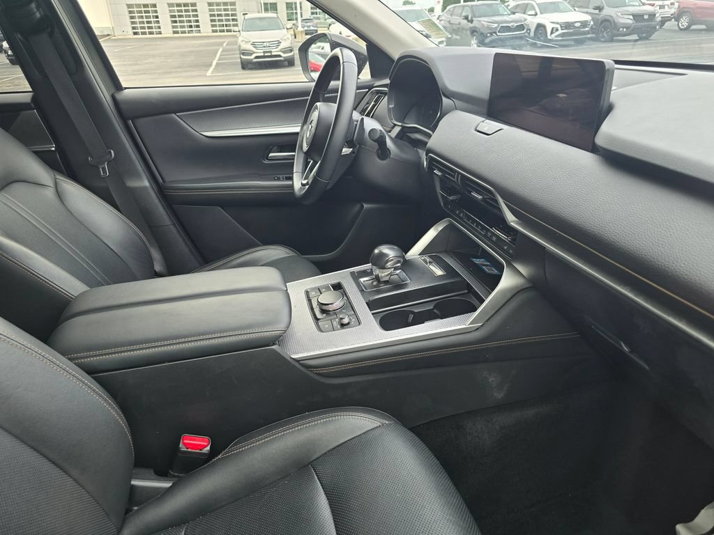 Used 2025 MAZDA CX-70 3.3 Turbo w/ Preferred Package AWD/4WD image 14