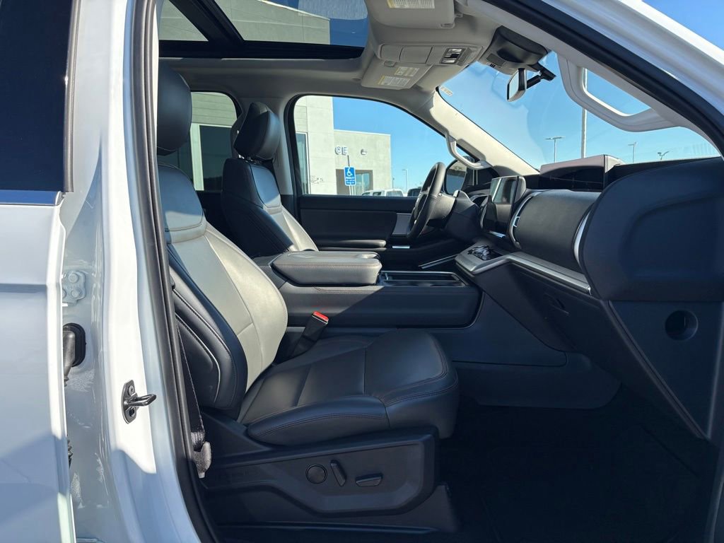 Certified 2025 Ford Expedition Active image 26