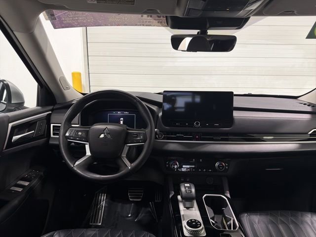 Used 2025 Mitsubishi Outlander SEL image 29