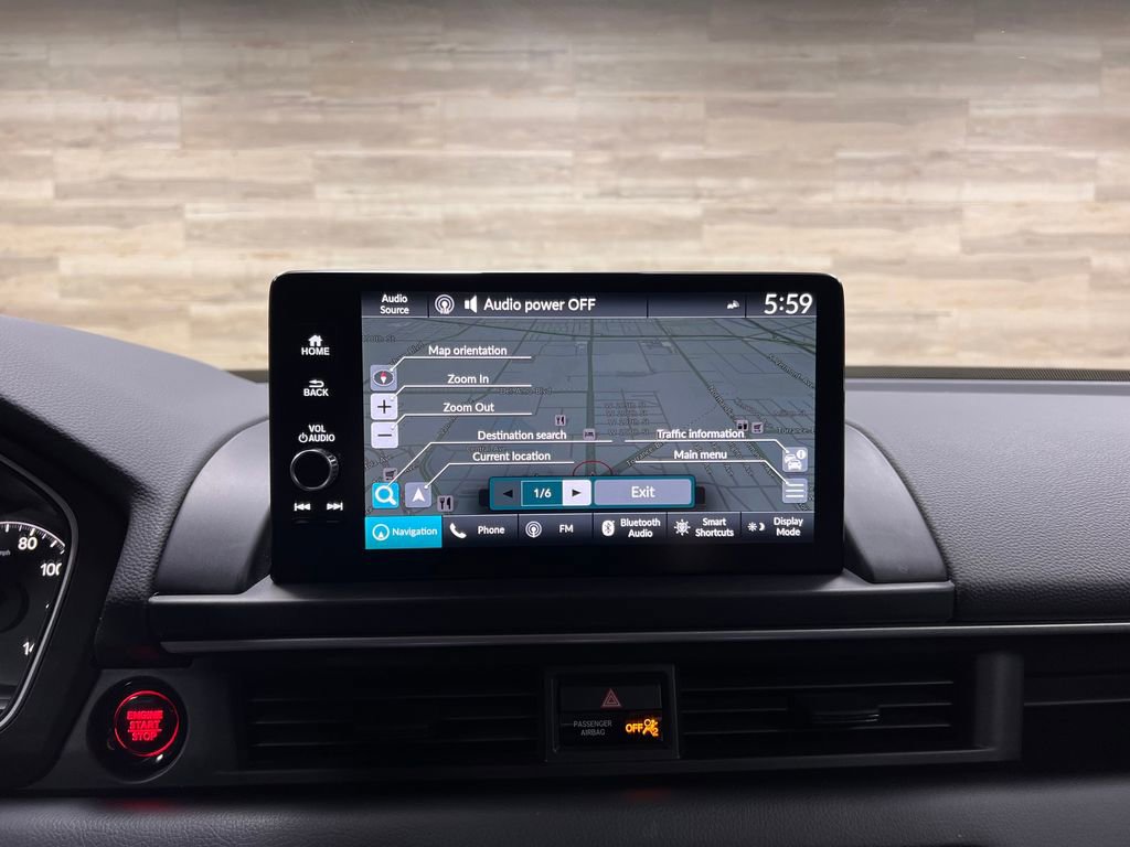 Used 2025 Honda Pilot Touring image 13