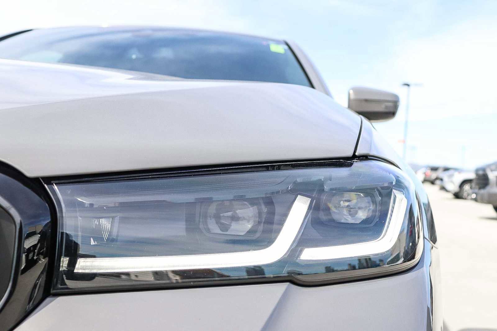 Used 2022 BMW 530e w/ M Sport Package image 7