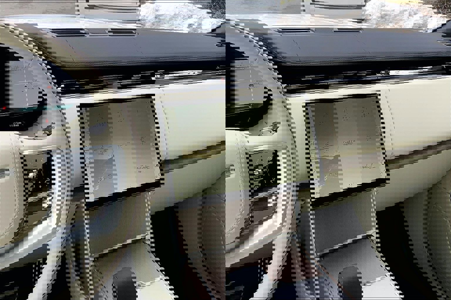 New 2026 Land Rover Range Rover SE image 6