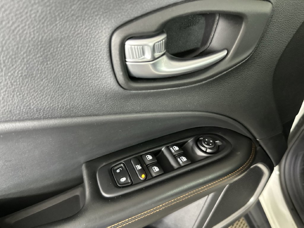 Used 2019 Jeep Compass Limited AWD/4WD image 25