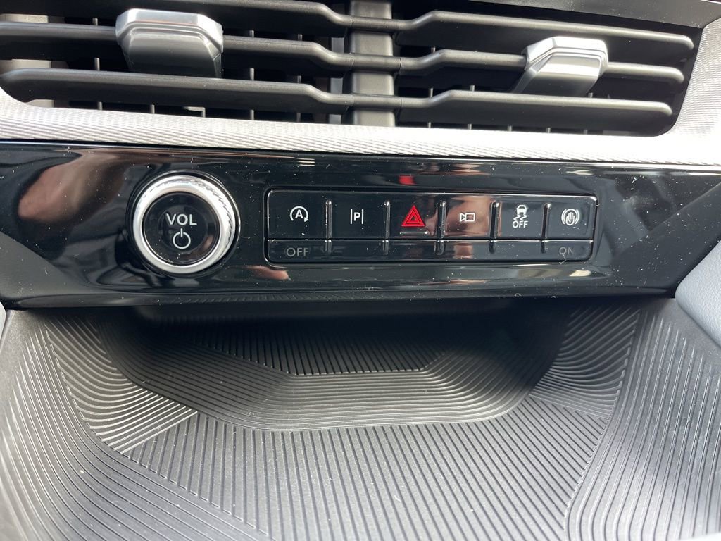 New 2026 Ford Explorer Active w/ Active Comfort Package image 10