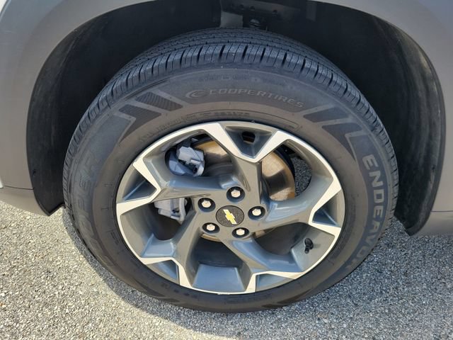 Used 2025 Chevrolet Trax LT FWD image 6