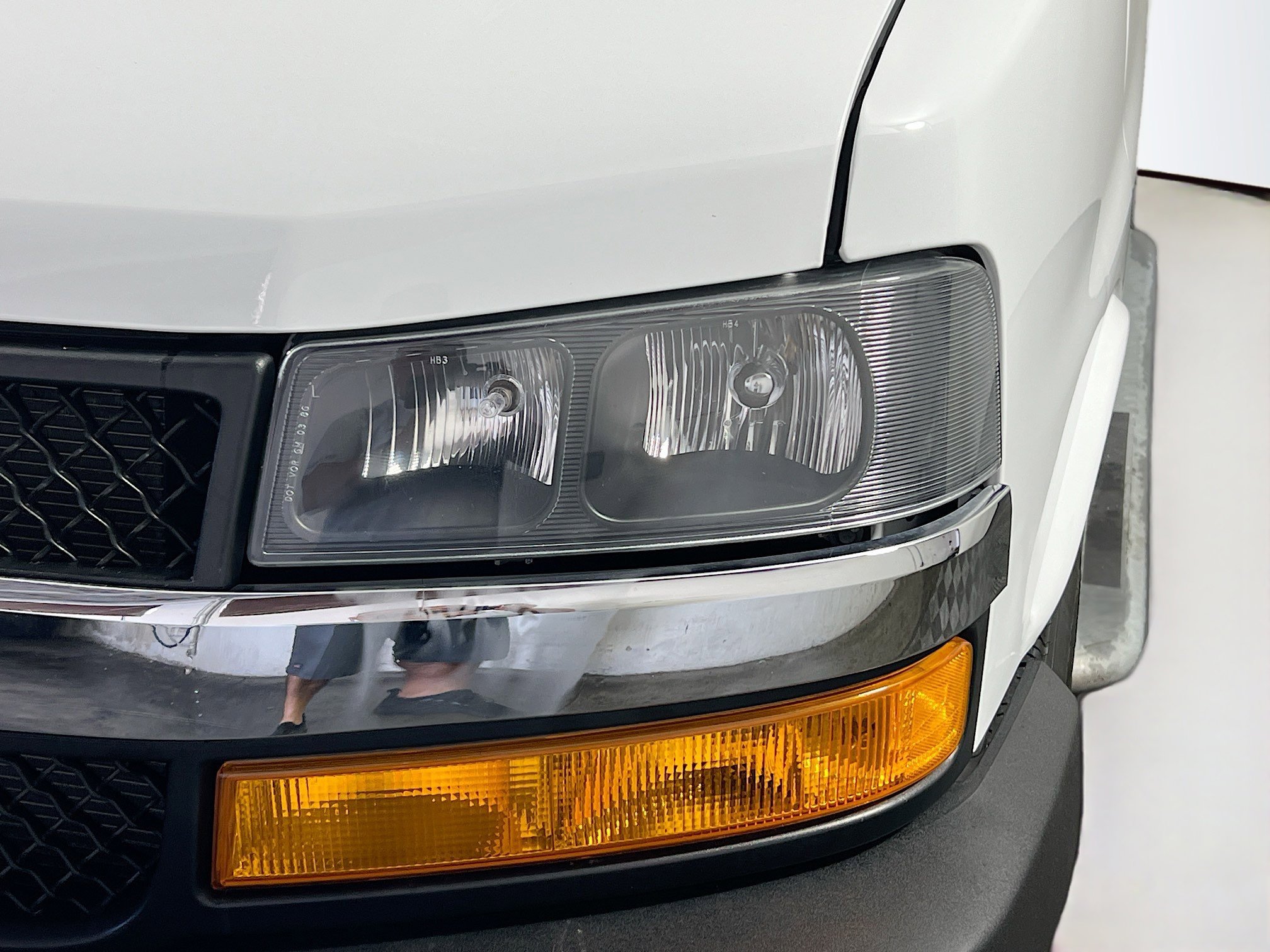 Used 2024 Chevrolet Express 2500 w/ Driver Convenience Package image 11