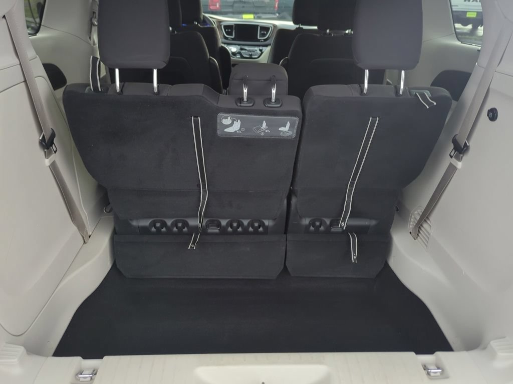 Used 2017 Chrysler Pacifica Touring Plus FWD image 43