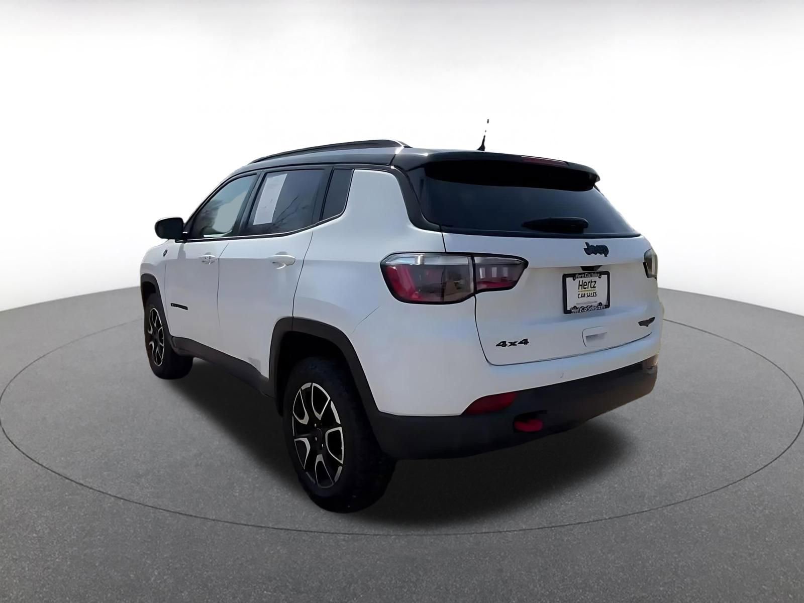 Used 2025 Jeep Compass Trailhawk AWD/4WD image 11