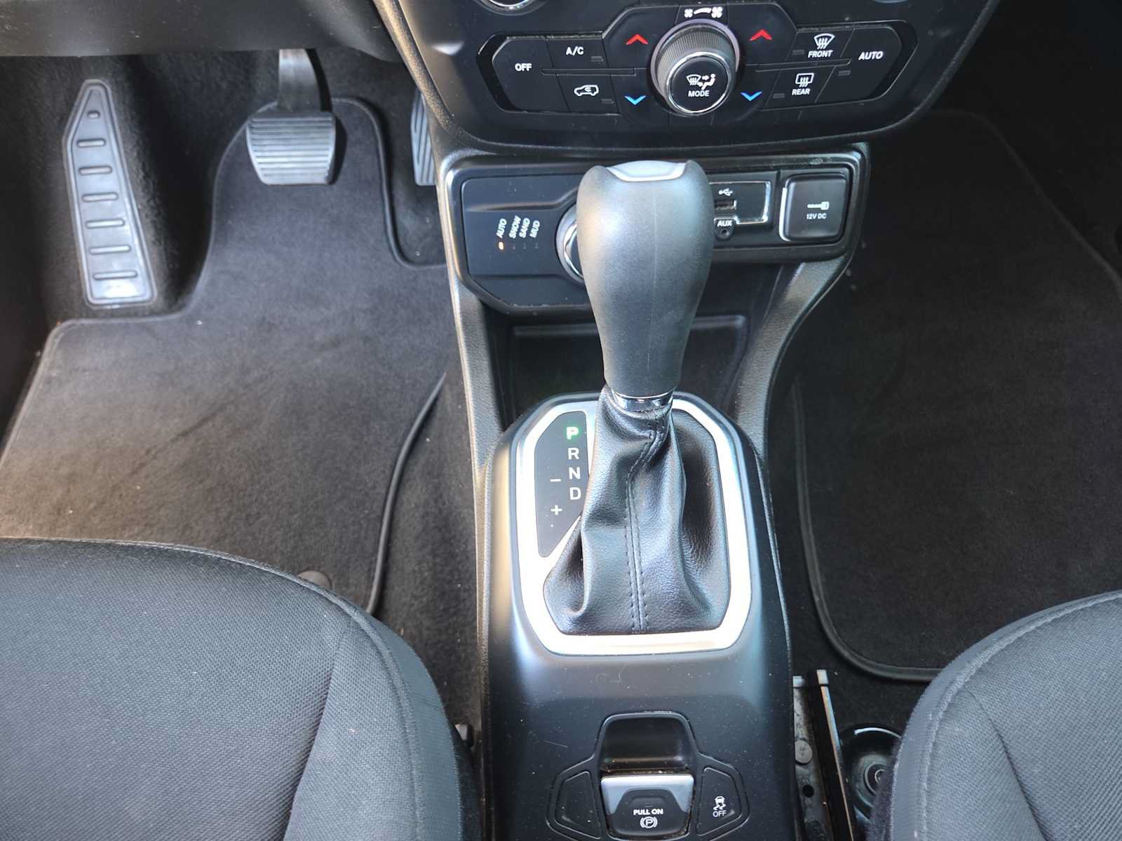 Used 2020 Jeep Renegade Altitude AWD/4WD image 25