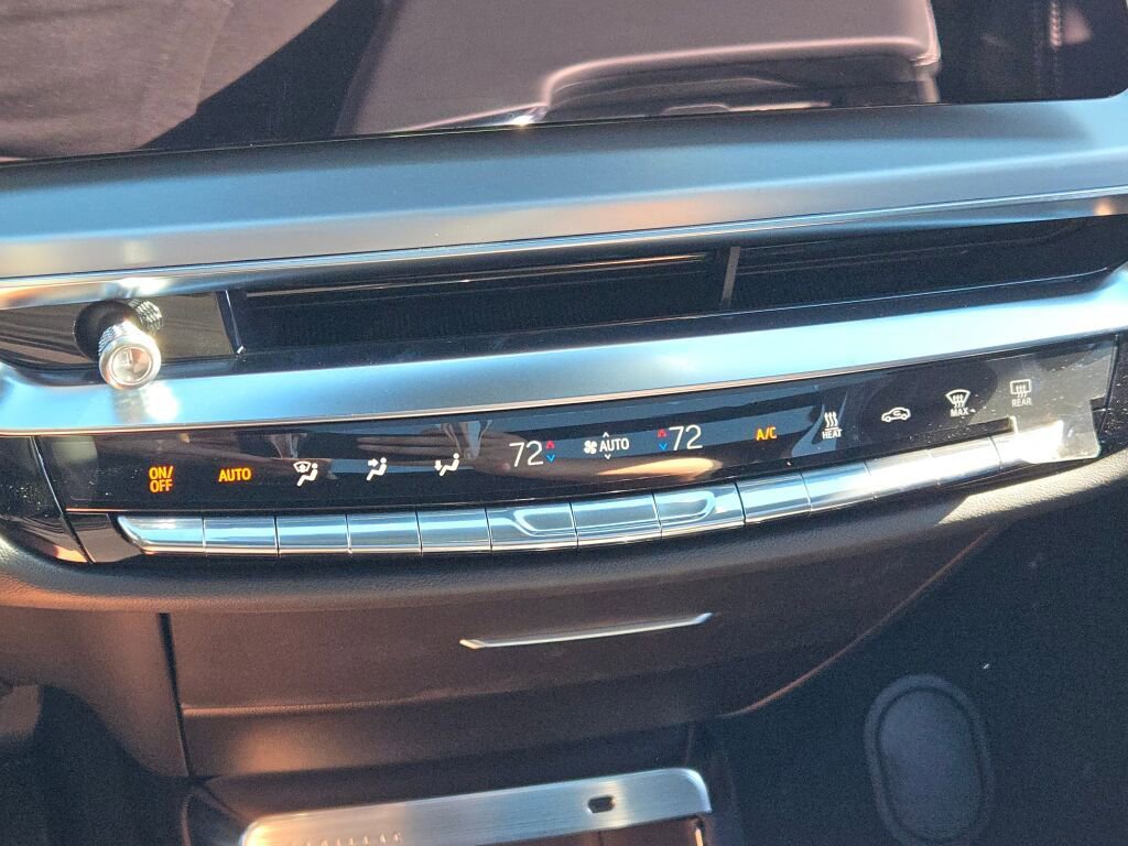 New 2026 Cadillac Lyriq Premium Luxury image 28