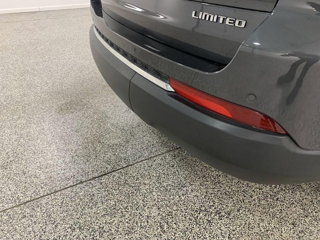 Used 2021 Jeep Grand Cherokee L Limited AWD/4WD image 34
