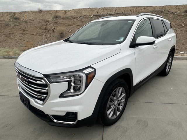 Used 2024 GMC Terrain SLT
