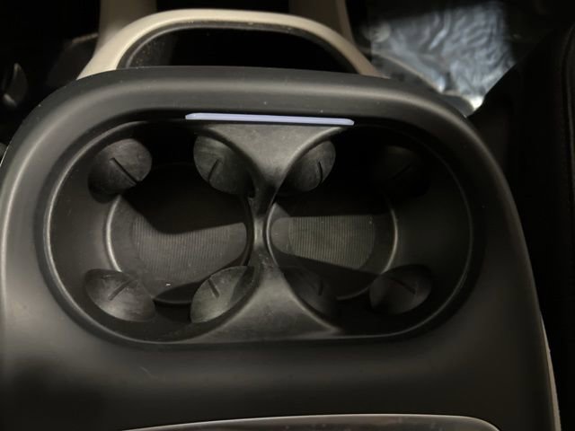 Used 2022 Chrysler Pacifica Touring-L image 32