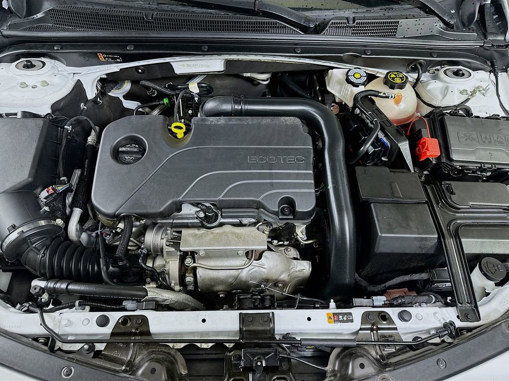 Used 2023 Chevrolet Malibu LT image 9