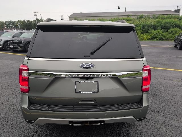 Used 2019 Ford Expedition XLT w/ Equipment Group 202A AWD/4WD image 4