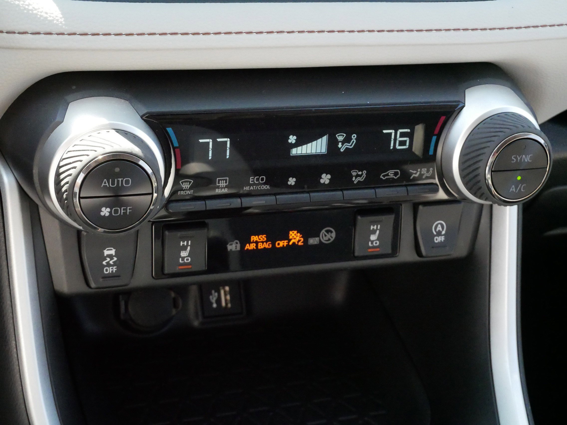 Used 2025 Toyota RAV4 XLE w/ Convenience Package AWD/4WD image 23