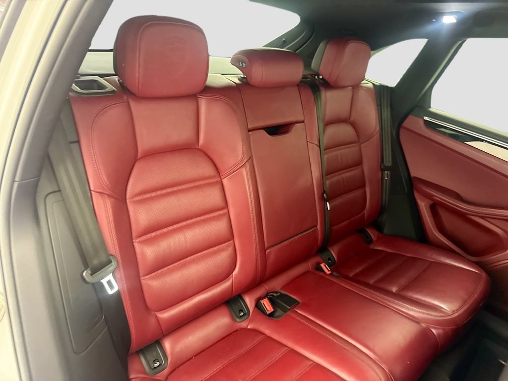 Used 2023 Porsche Macan Turbo AWD/4WD image 31