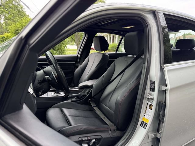 Used 2018 BMW 330i xDrive Sedan AWD/4WD image 17