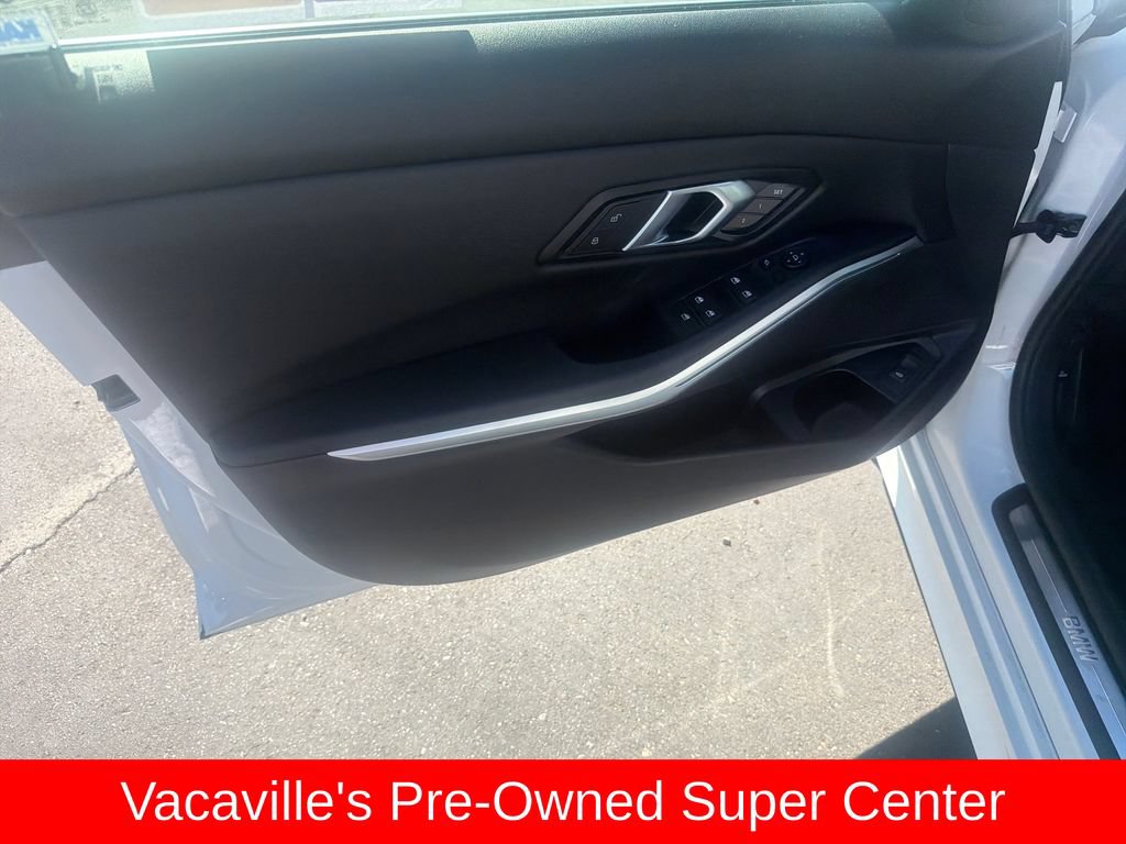 Used 2025 BMW 330i xDrive Sedan AWD/4WD image 10
