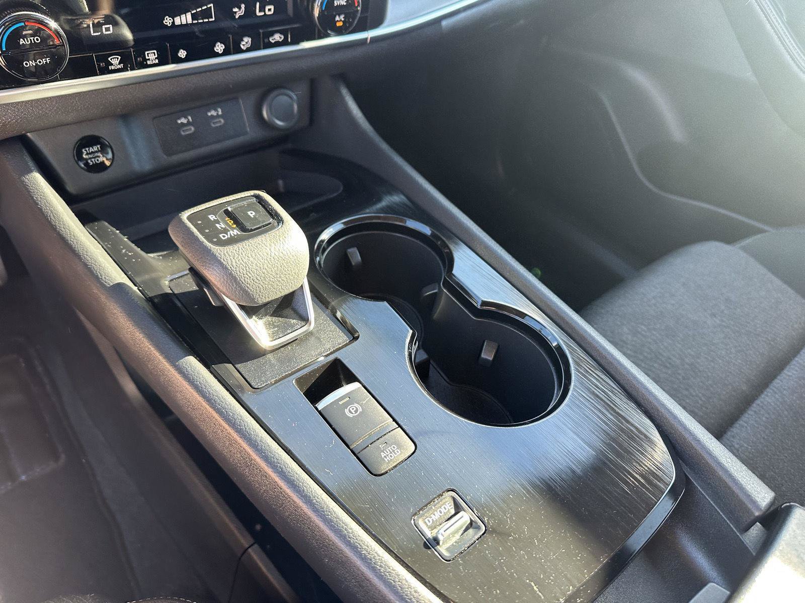 Used 2024 Nissan Rogue SV FWD image 31